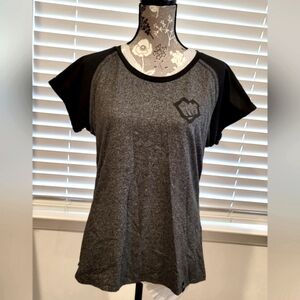 New Era Black and Gray T-shirt